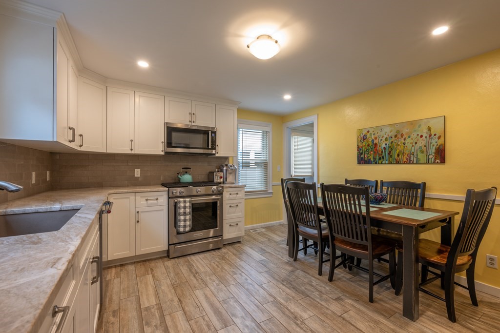 39 Ridgewood Terrace Northampton, MA 01060 - Photo 11 of 28 Gallery Image 11