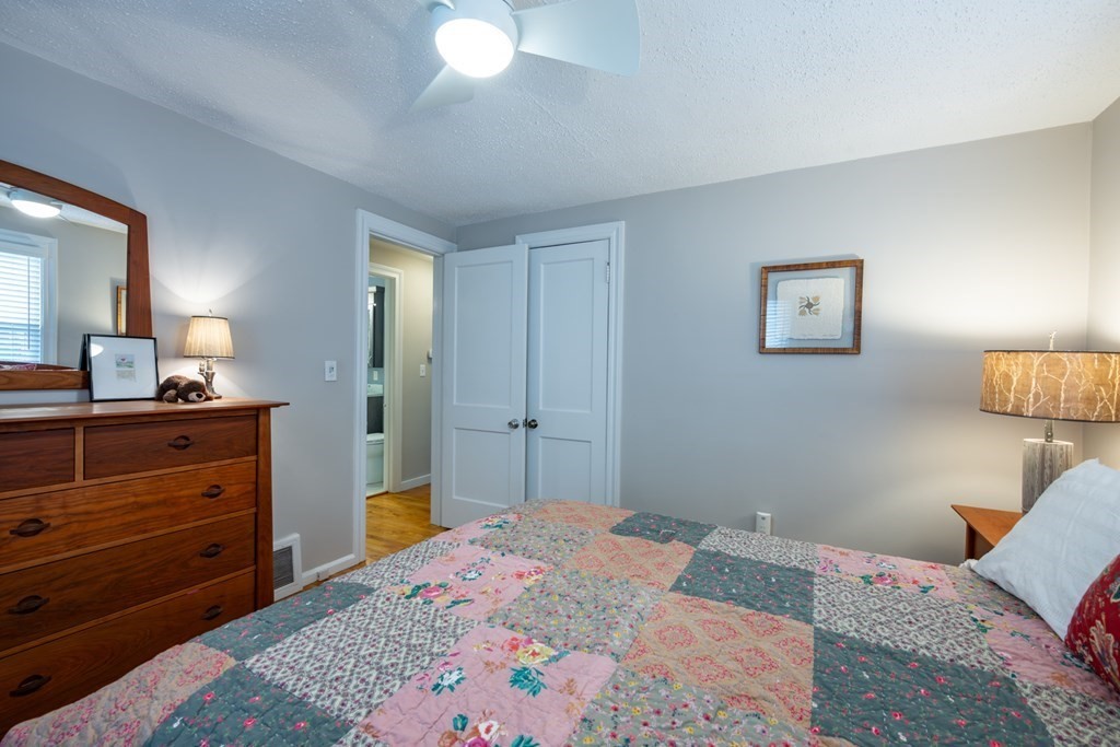 39 Ridgewood Terrace Northampton, MA 01060 - Photo 22 of 28 Gallery Image 22