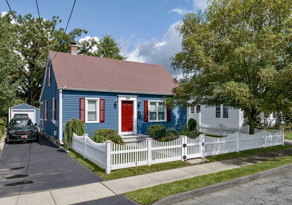 39 Ridgewood Terrace Northampton, MA 01060 - Photo 3 of 28 Gallery Image 3