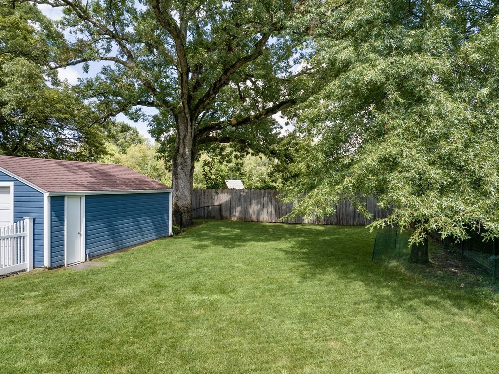 39 Ridgewood Terrace Northampton, MA 01060 - Photo 4 of 28 Gallery Image 4
