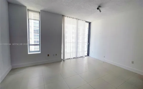 $6,500 | 1060 Brickell Avenue, Unit 4207, Miami, FL 33131
