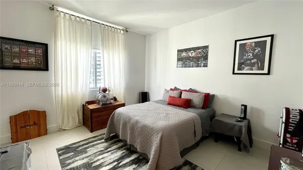 $6,500 | 1060 Brickell Avenue, Unit 4207, Miami, FL 33131