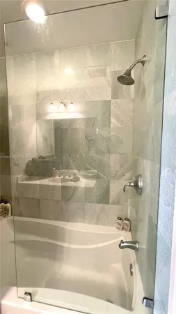 $6,500 | 1060 Brickell Avenue, Unit 4207, Miami, FL 33131