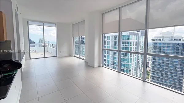 $6,500 | 1060 Brickell Avenue, Unit 4207, Miami, FL 33131
