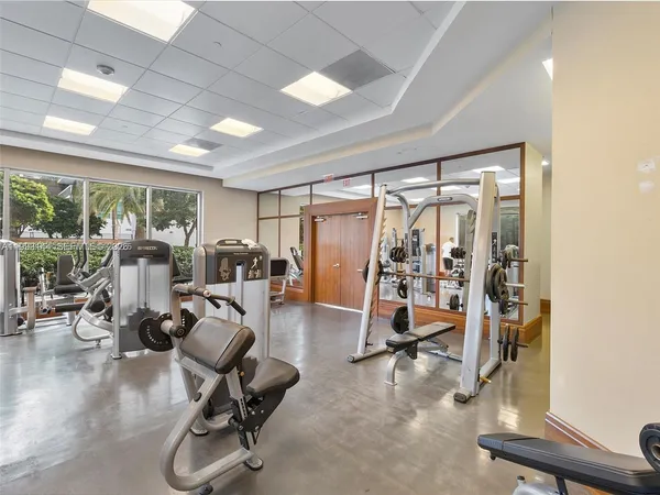 $6,500 | 1060 Brickell Avenue, Unit 4207, Miami, FL 33131