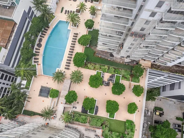 $6,500 | 1060 Brickell Avenue, Unit 4207, Miami, FL 33131