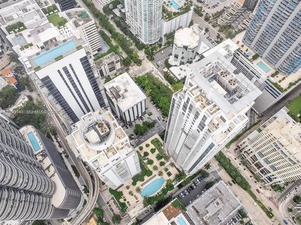 $6,500 | 1060 Brickell Avenue, Unit 4207, Miami, FL 33131