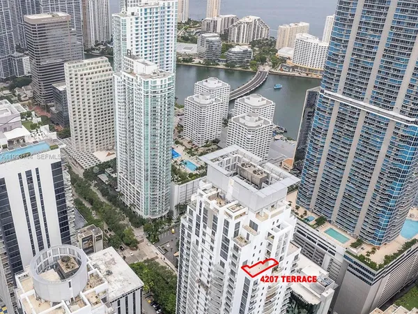 $6,500 | 1060 Brickell Avenue, Unit 4207, Miami, FL 33131