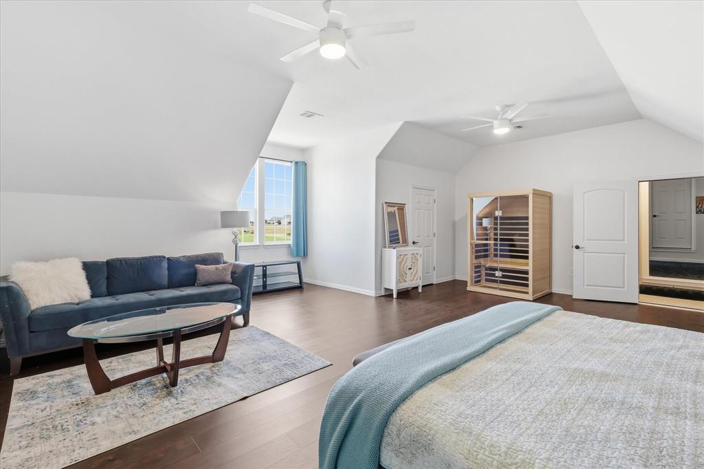 4920 Peden Road Fort Worth, TX 76179 - Photo 22 of 40 Guest Suite Upstairs with Walk-In Closet.