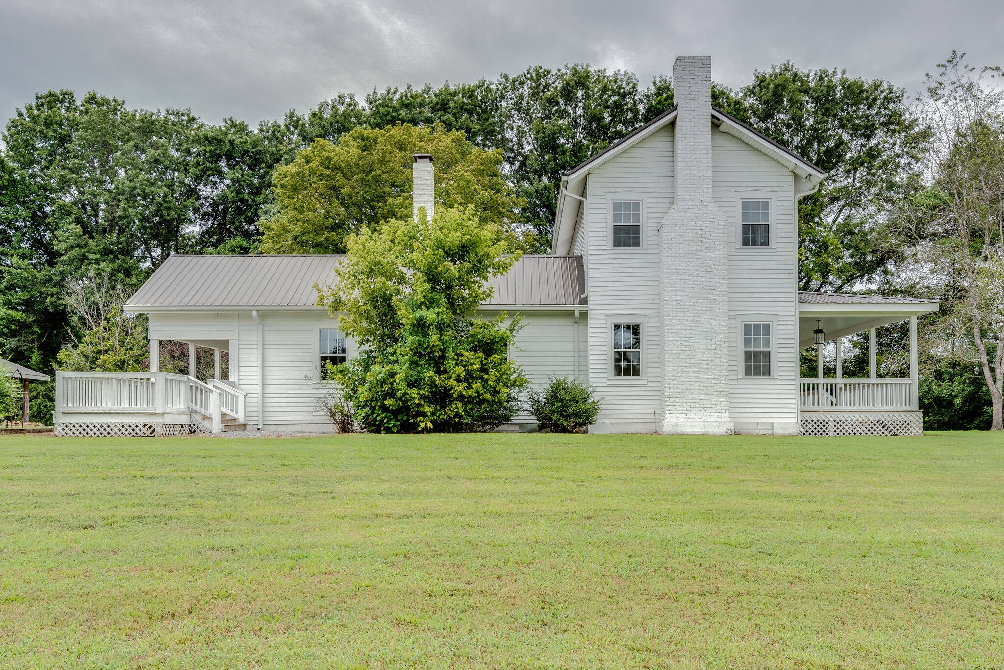 1065 Dozier Boat Dock Road Charlotte, TN 37036 - Photo 3 of 27