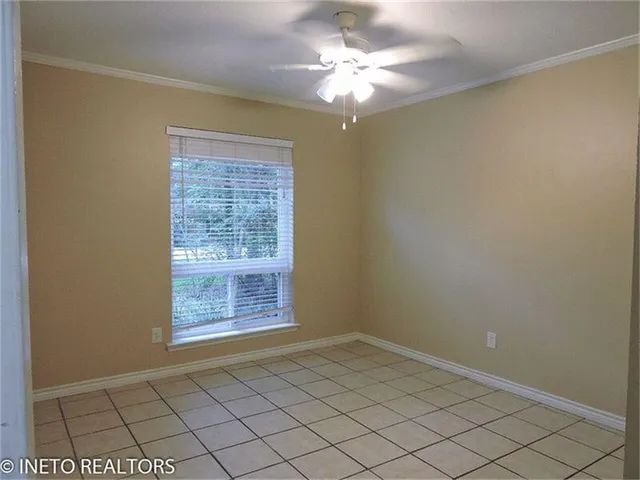 $1,795 | 29 Coralberry Road, The Woodlands, TX 77381