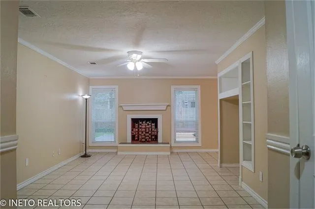 $1,795 | 29 Coralberry Road, The Woodlands, TX 77381