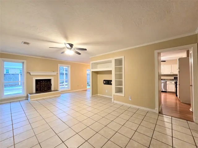 $1,795 | 29 Coralberry Road, The Woodlands, TX 77381