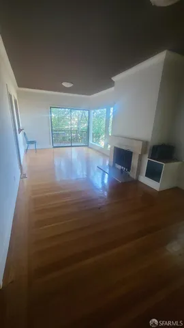 a view of livingroom with furniture