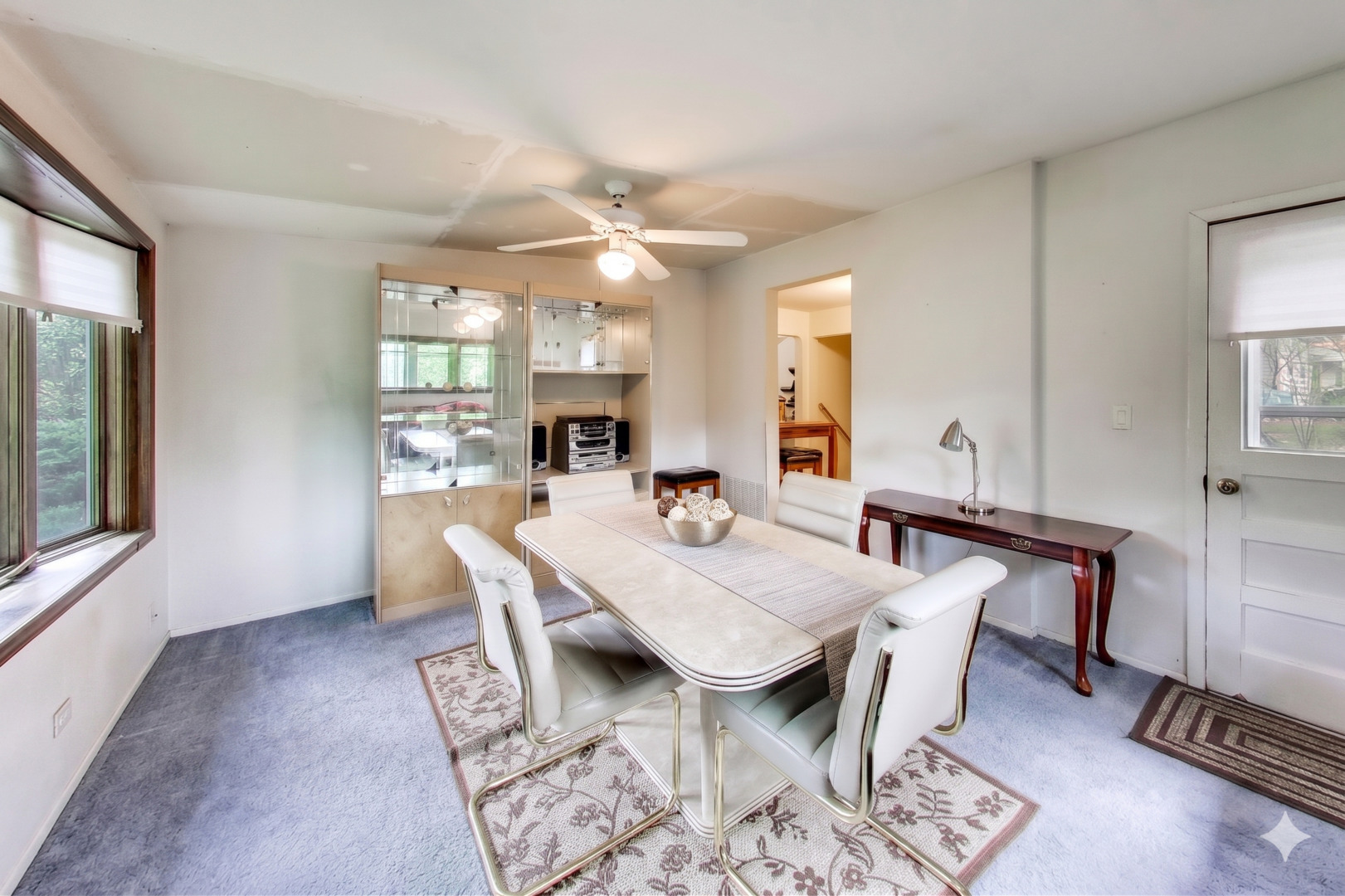 1281 Banbury Road Mundelein, IL 60060 - Photo 5 of 34