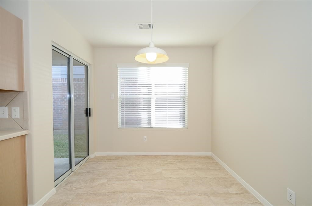 19614 Providence Shore Way Cypress, TX 77433 - Photo 8 of 27