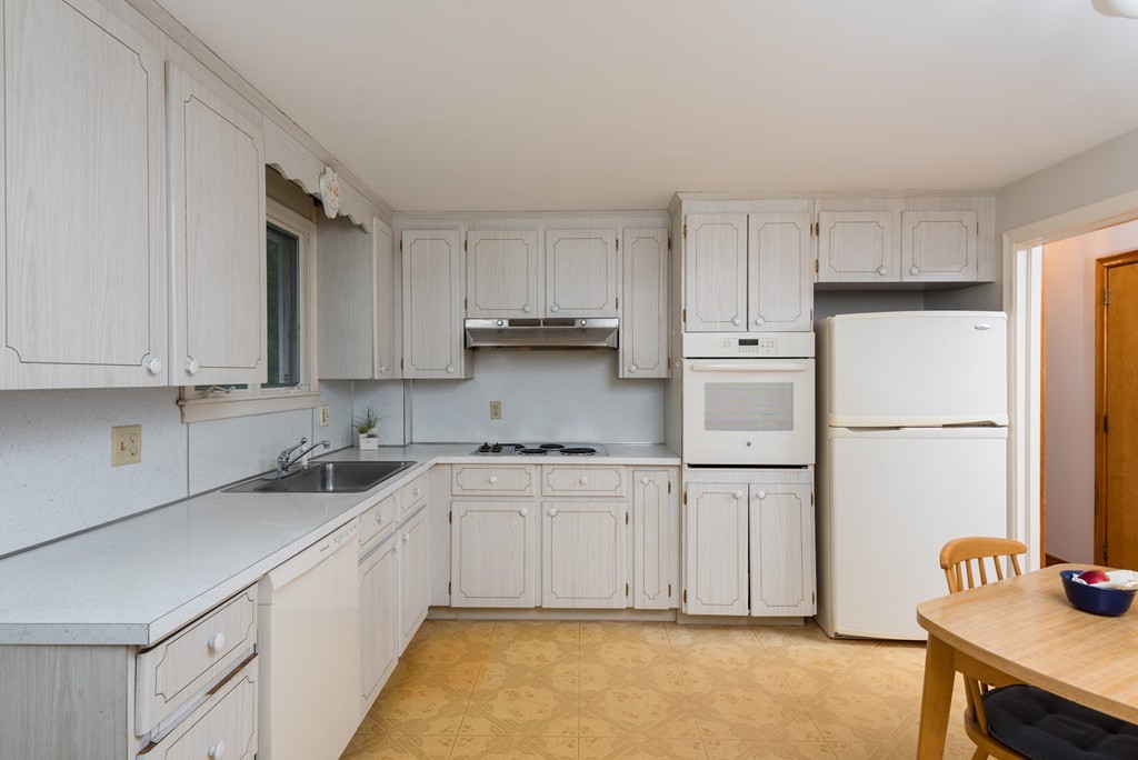 15 Grace Road Braintree, MA 02184 - Photo 8 of 29 Gallery Image 8
