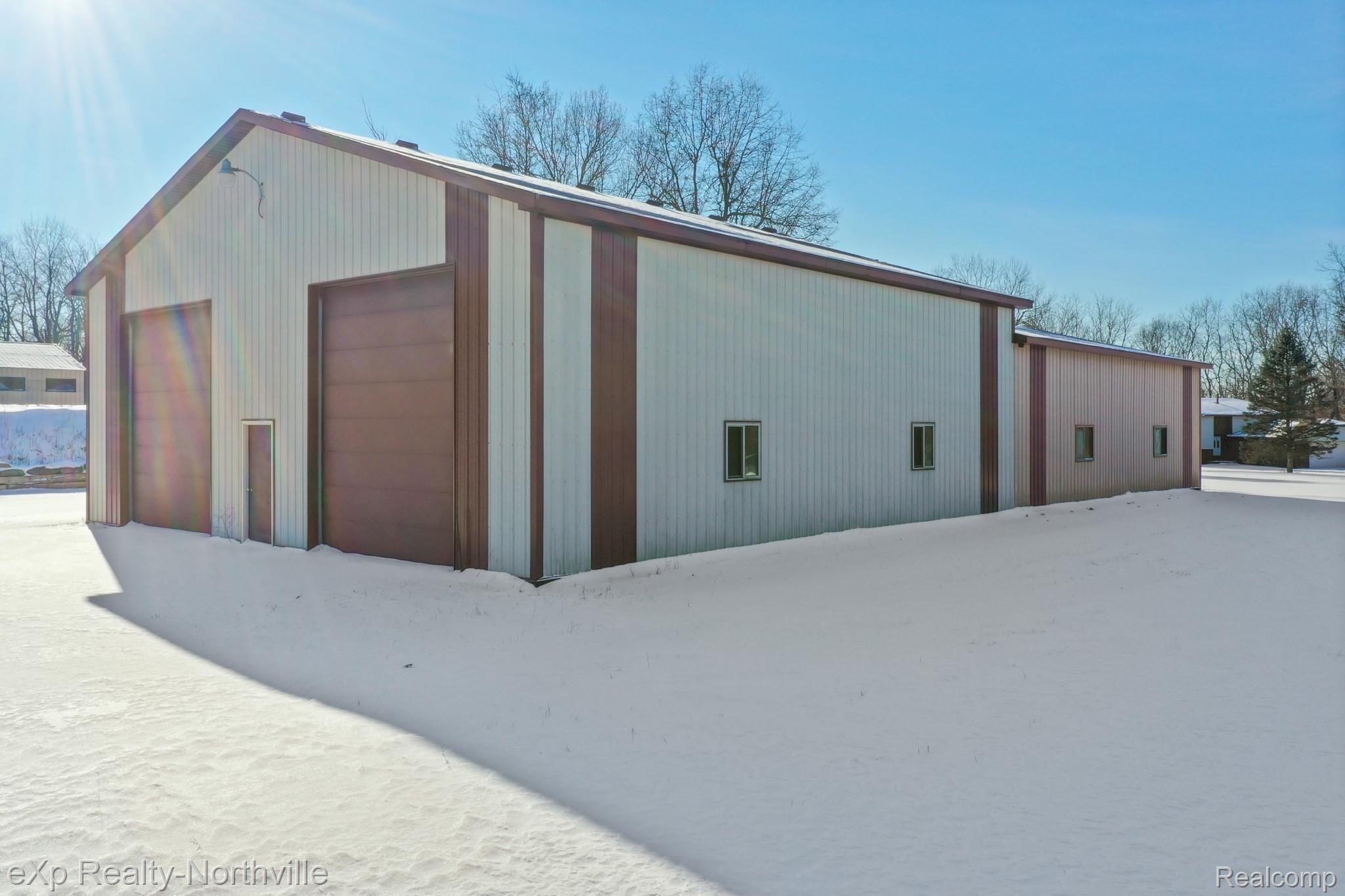 9680 Rattalee Lake Road Clarkston, MI 48348 - Photo 4 of 60 DJI_0560.jpg