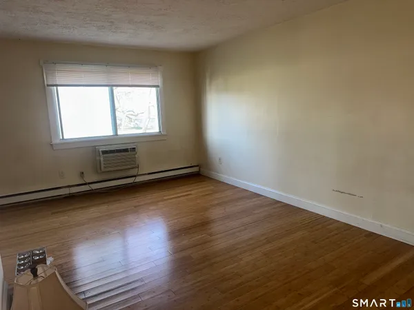 $1,200 | 250 North Bishop Avenue, Unit 27, Bridgeport, CT 06610