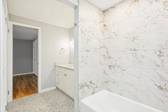 $399,000 | 2 Croyden On Duxbury, Rolling Meadows, IL 60008