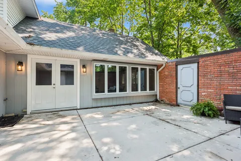 $399,000 | 2 Croyden On Duxbury, Rolling Meadows, IL 60008