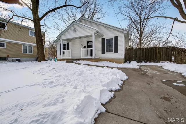 $230,000 | 2239 Wismer Avenue, Overland, MO 63114