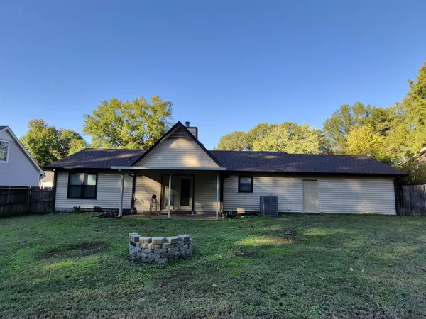 a front view of house with yard