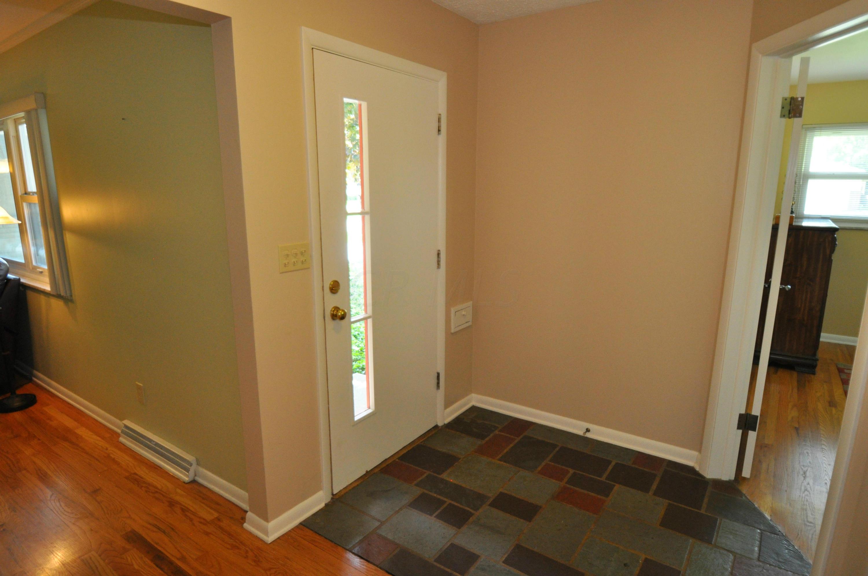 3768 Mountview Road Columbus, OH 43220 - Photo 10 of 30