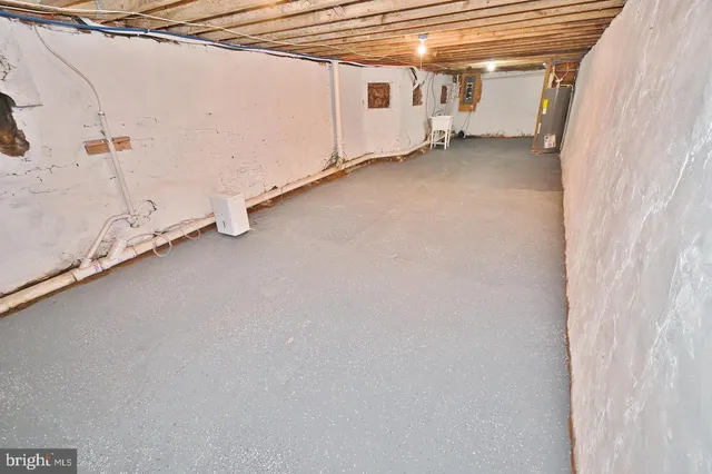 a view of a room with an empty space