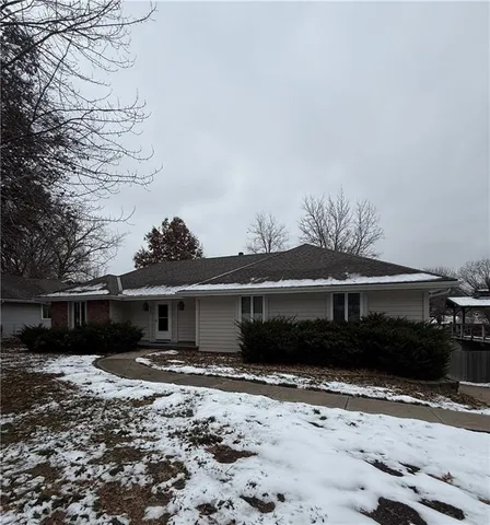 $290,000 | 6225 North Normandy Drive, Gladstone, MO 64118
