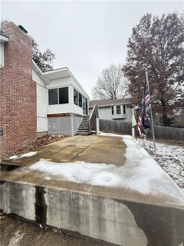 $290,000 | 6225 North Normandy Drive, Gladstone, MO 64118