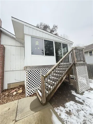 $290,000 | 6225 North Normandy Drive, Gladstone, MO 64118