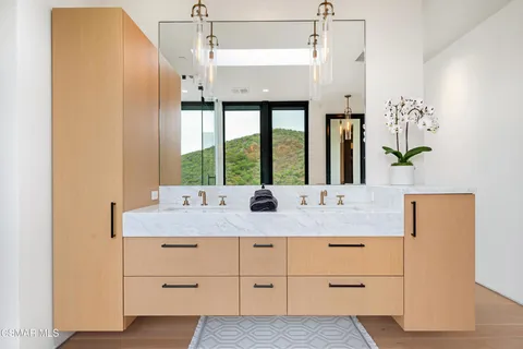 $3,400,000 | 33433 Decker School Road, Malibu, CA 90265