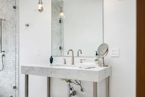 $3,400,000 | 33433 Decker School Road, Malibu, CA 90265