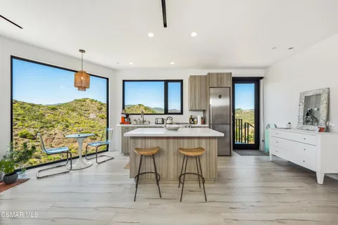 $3,400,000 | 33433 Decker School Road, Malibu, CA 90265