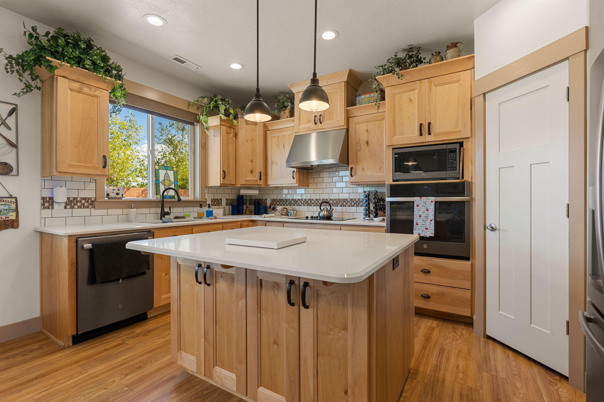 2091 Mountain View Loop Enoch, UT 84721 - Photo 11 of 48 25-web-or-mls-2091-mountain-view-loop