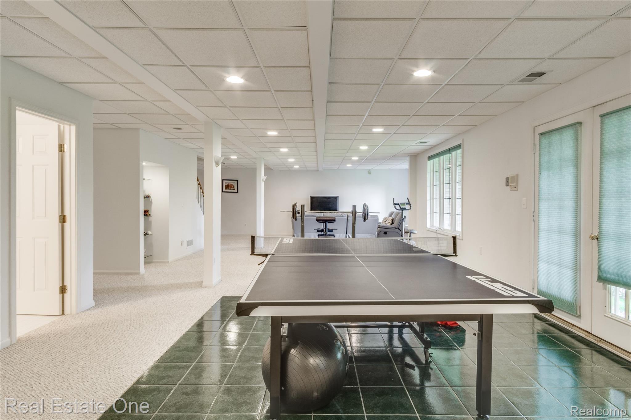 2802 Eagle Drive Rochester, MI 48309 - Photo 68 of 78 Interiors (65 of 69).jpg