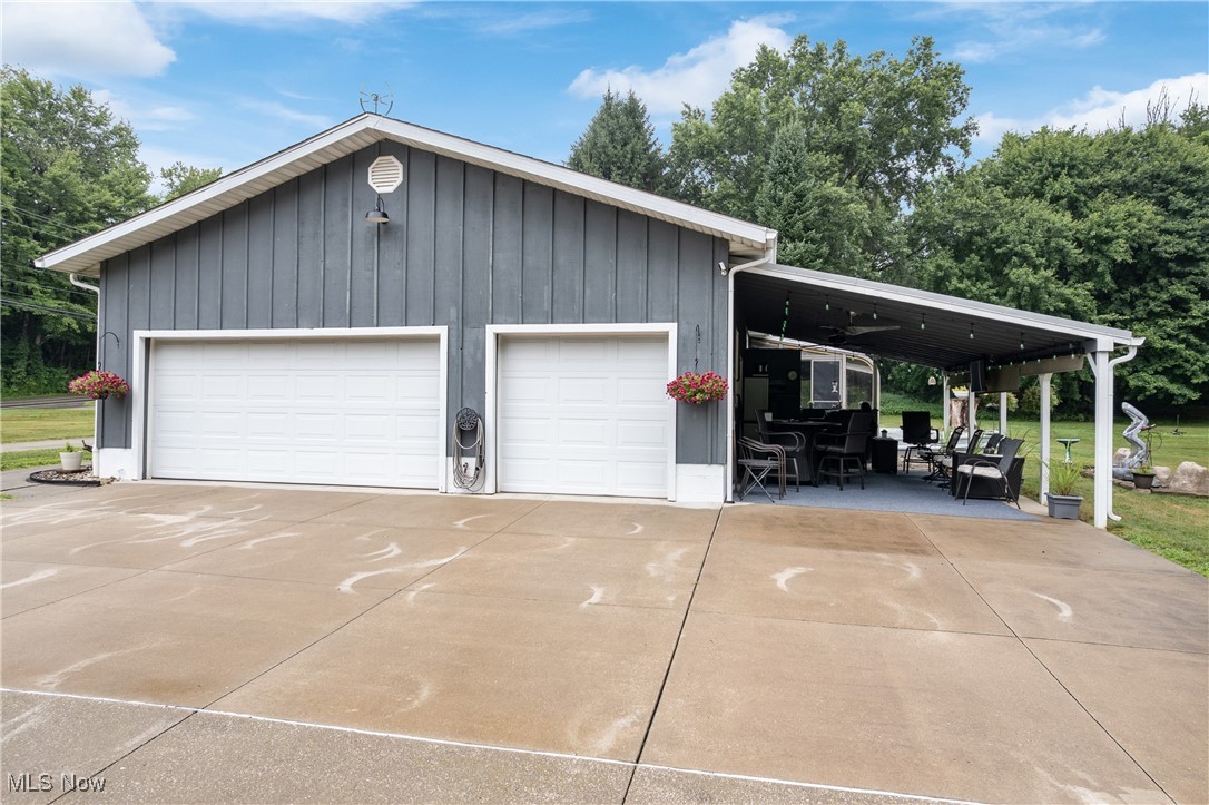 4640 Sherman Road Kent, OH 44240 - Photo 34 of 37 Garage featuring a garage
