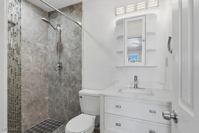 $2,500 | 3760 Briarwood Avenue, Las Vegas, NV 89121