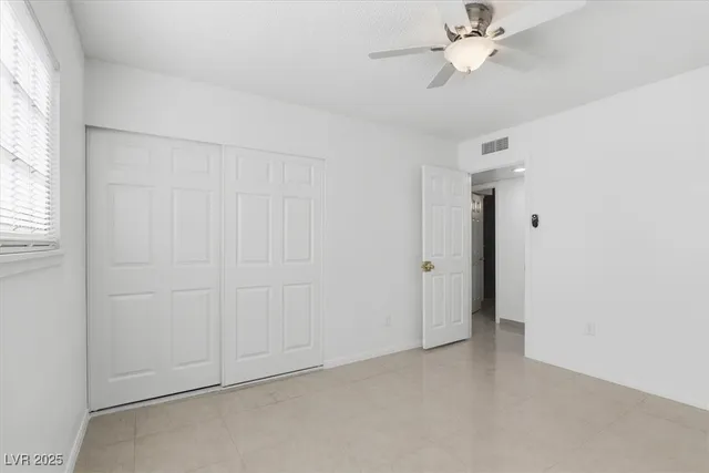 $2,500 | 3760 Briarwood Avenue, Las Vegas, NV 89121