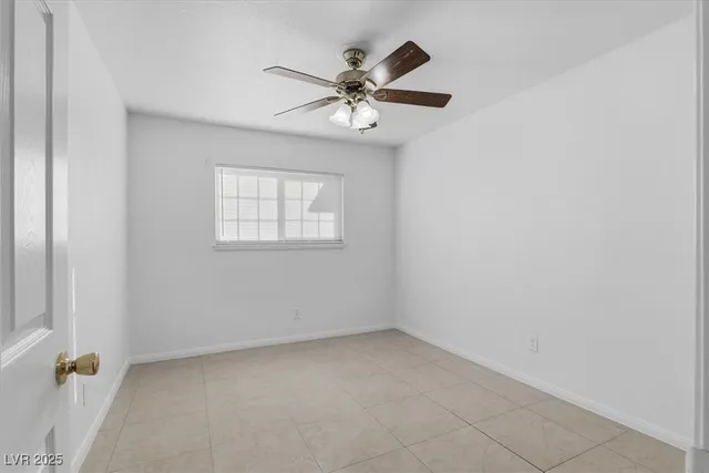 $2,500 | 3760 Briarwood Avenue, Las Vegas, NV 89121