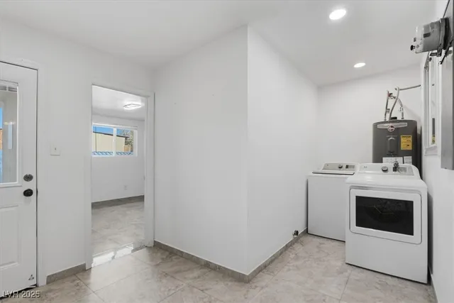 $2,500 | 3760 Briarwood Avenue, Las Vegas, NV 89121