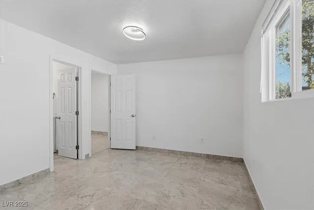 $2,500 | 3760 Briarwood Avenue, Las Vegas, NV 89121