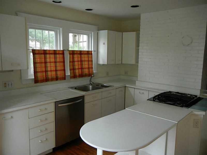 25 Devon Street Portland, ME 04102 - Photo 22 of 34 Kitchen.