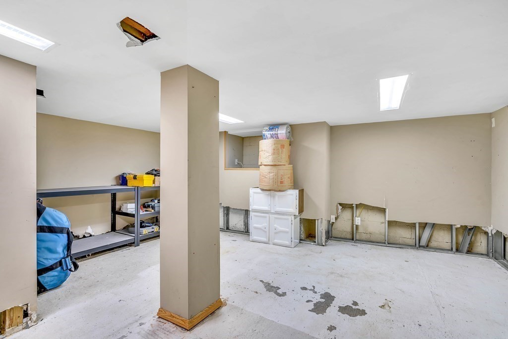 16 Fuller Road Billerica, MA 01821 - Photo 27 of 40 a view of living room filled with furniture