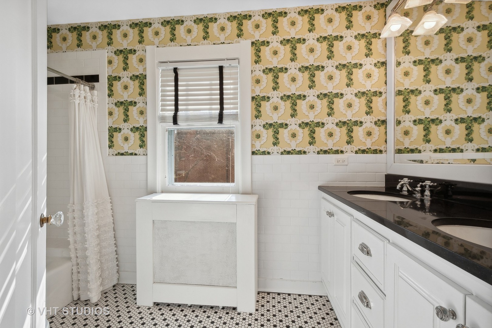 240 Fairview Road Glencoe, IL 60022 - Photo 22 of 36 Gallery Image 22