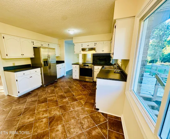 $429,000 | 2158 Williamsburg Circle, Cookeville, TN 38506