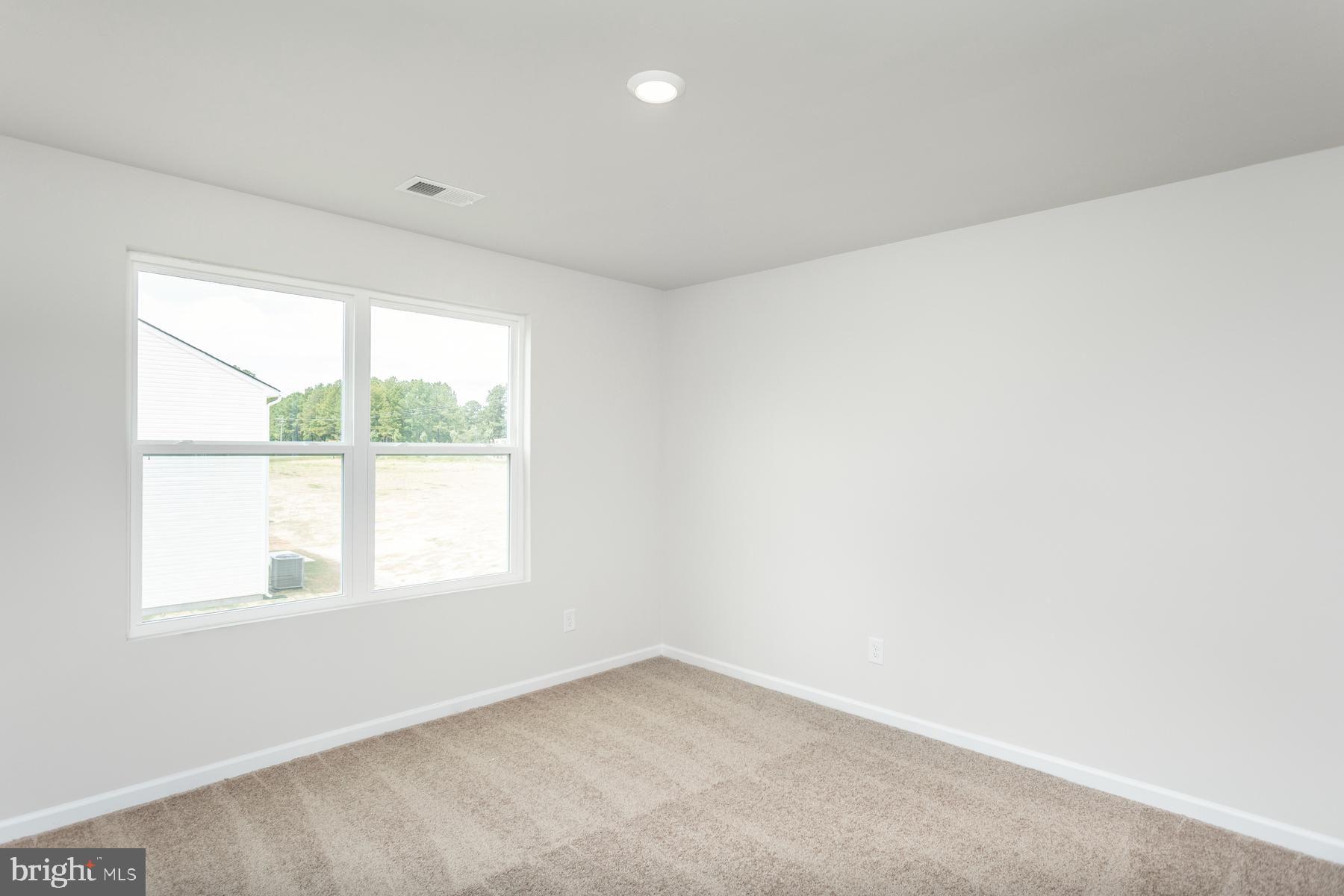 33 Brompton Street Falling Waters, WV 25419 - Photo 4 of 14