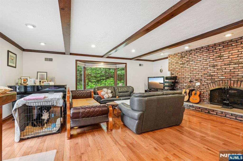 108 Morningside Road Paramus, NJ 07652 - Photo 11 of 45