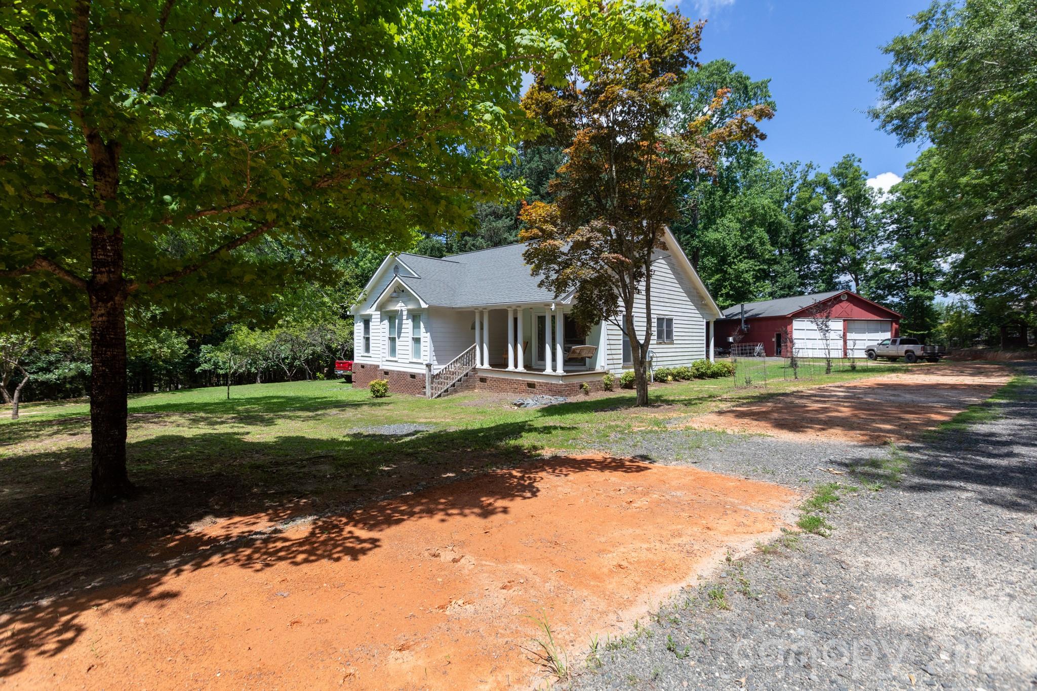 15224 Thomas Road Charlotte, NC 28278 - Photo 3 of 42